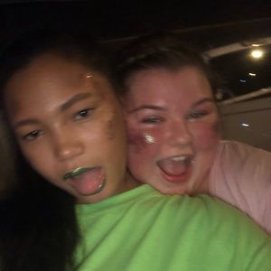 Meet your Posher, Cecily